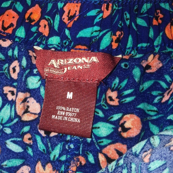 Floral shorts CUTE!! - Picture 3 of 4